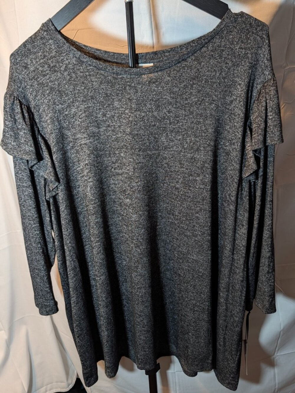 Ava & Viv 3X Plus Women's Dark Gray Sweater with Ruffle 3/4 Sleeves NWT